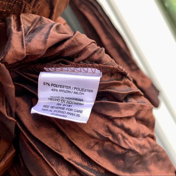 Agora Crinkled Silky Brown Top Crystal Buttons Size PL NWOT - Picture 2 of 8